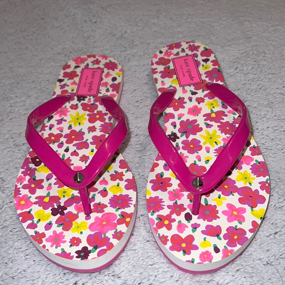 Women's Kate Spade NEW pink/floral flip flops, sandals,  sz 6